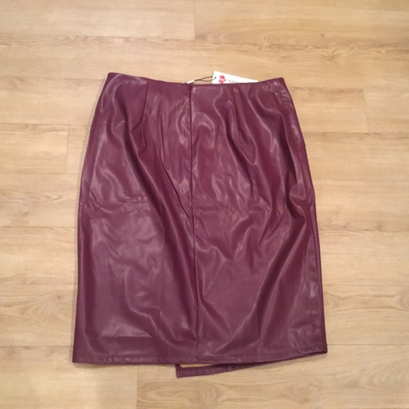 NWOT Women’s Faux Leather Knee Length Knot Front Wrapped Pencil Skirt - Picture 5 of 5